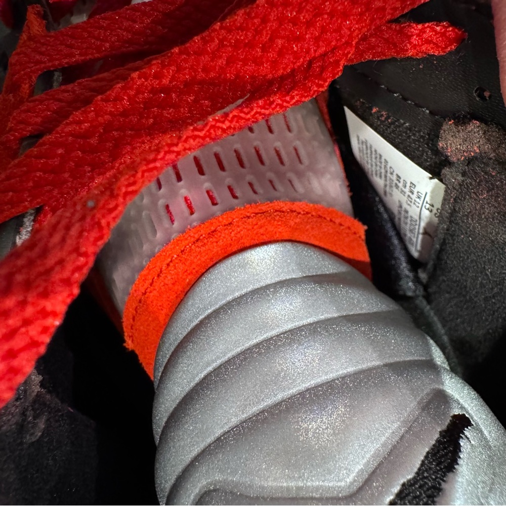 Jordan 5 Retro Raging Bull Sneakers - Picture 8 of 9